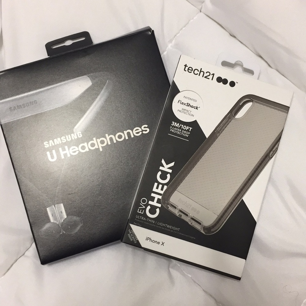Samsung Bluetooth headphones and iphoneX case
